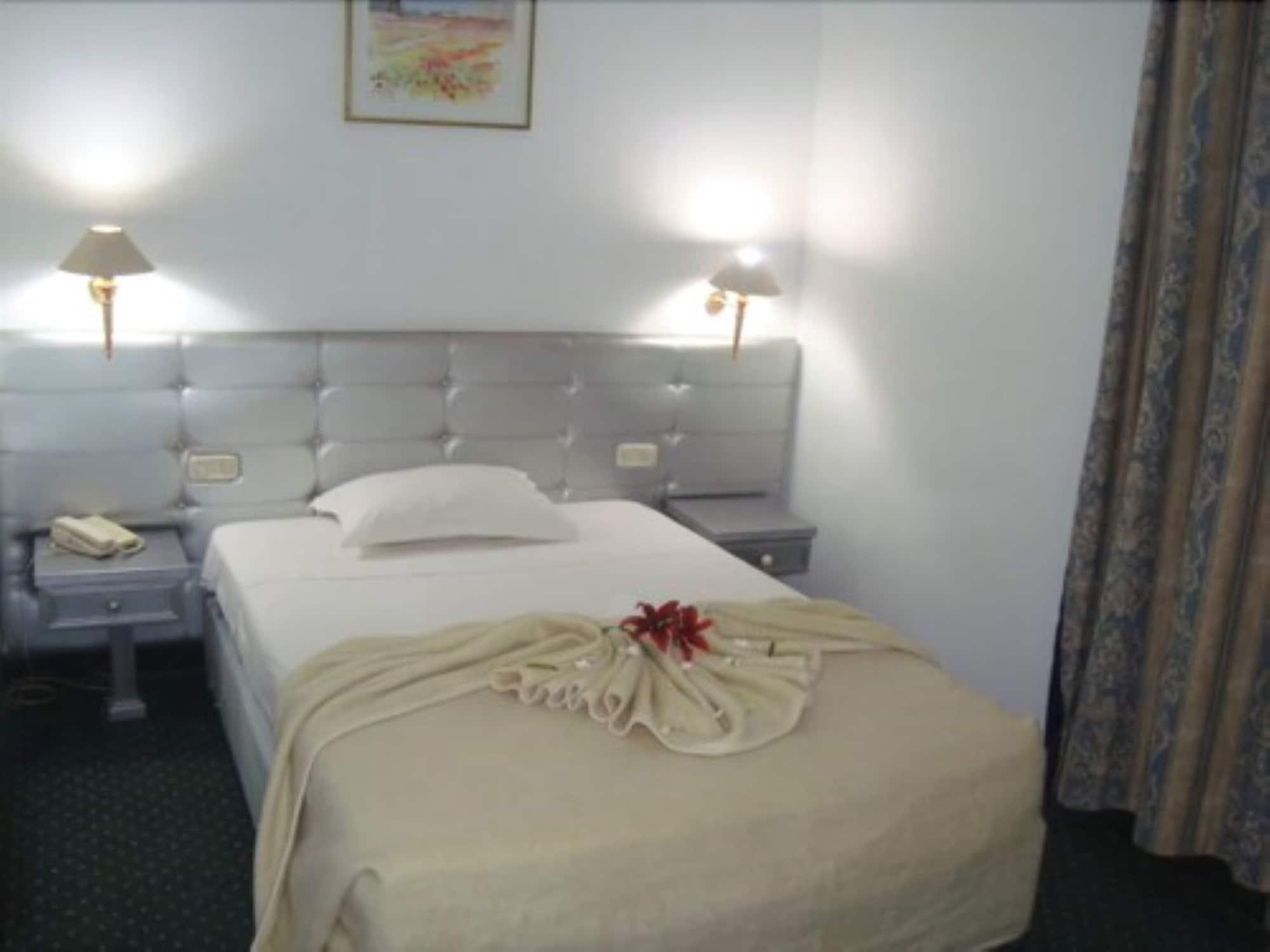 תוניס Hotel Ibn Khaldoun מראה חיצוני תמונה