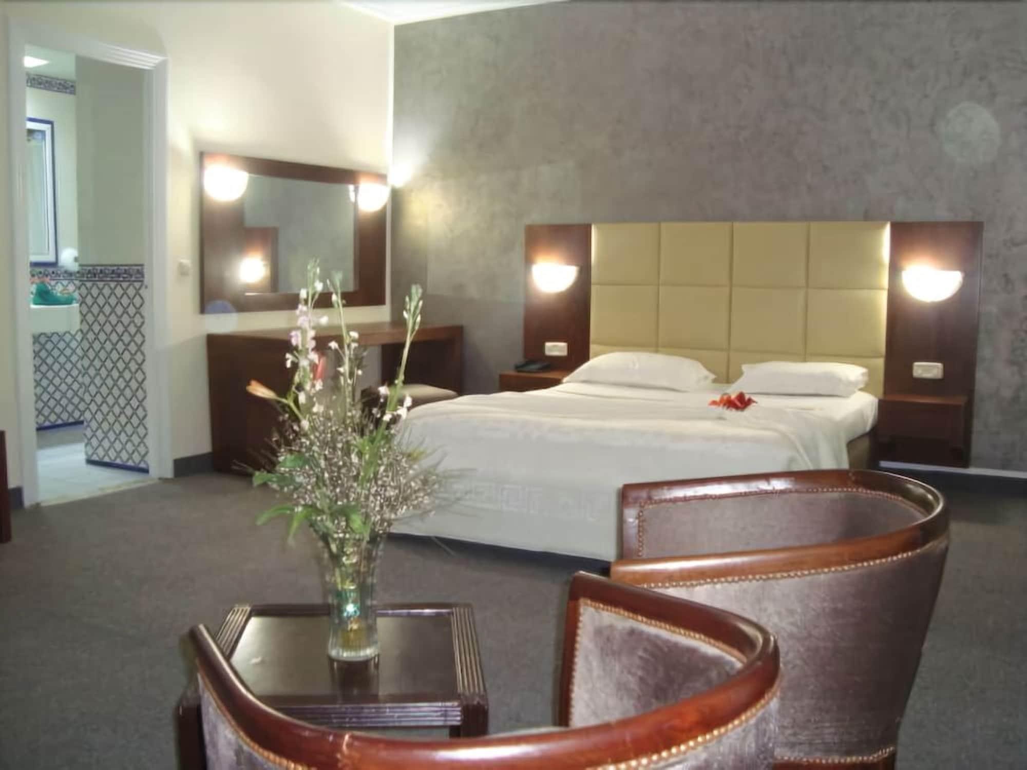תוניס Hotel Ibn Khaldoun מראה חיצוני תמונה