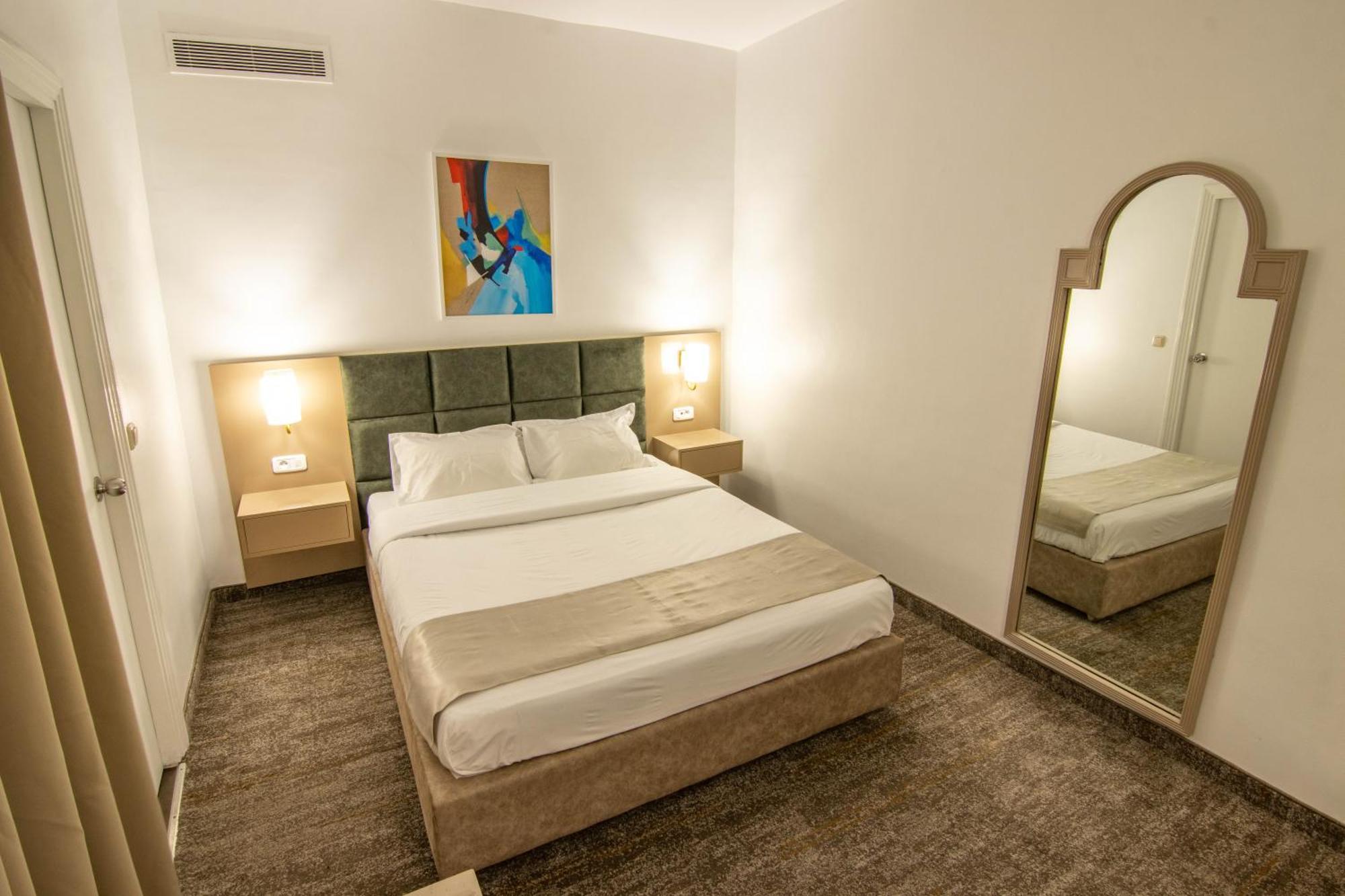 תוניס Hotel Ibn Khaldoun מראה חיצוני תמונה