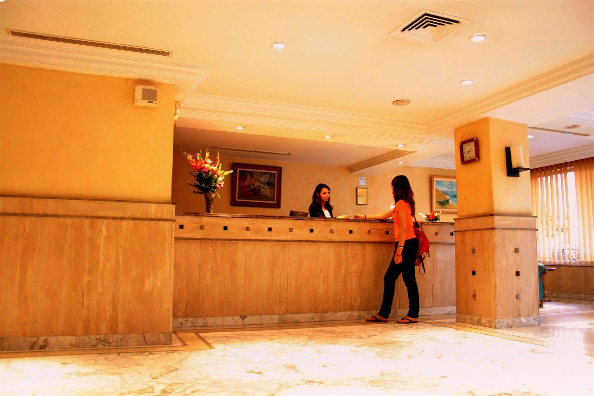תוניס Hotel Ibn Khaldoun מראה חיצוני תמונה
